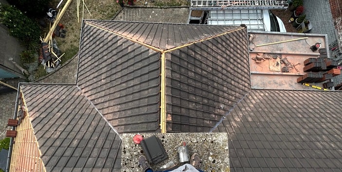 Rénovation d'une toiture par Renov Habitat